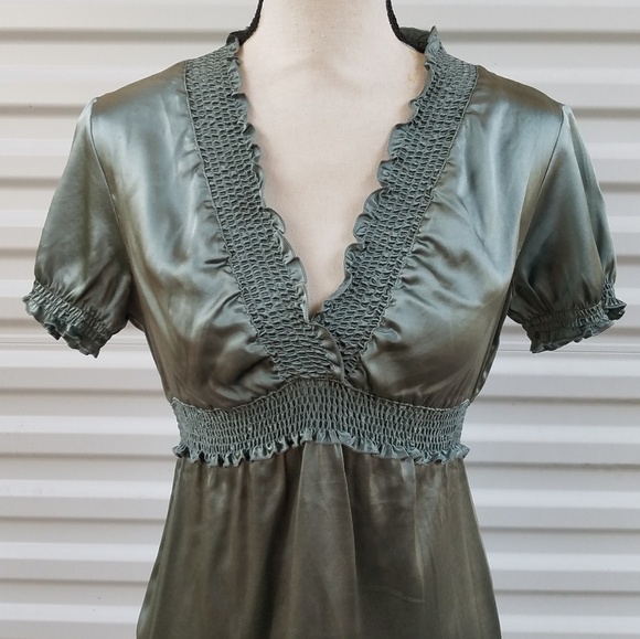 Bcbgmaxazria  silk blend top size small needs repair - Picture 2 of 8